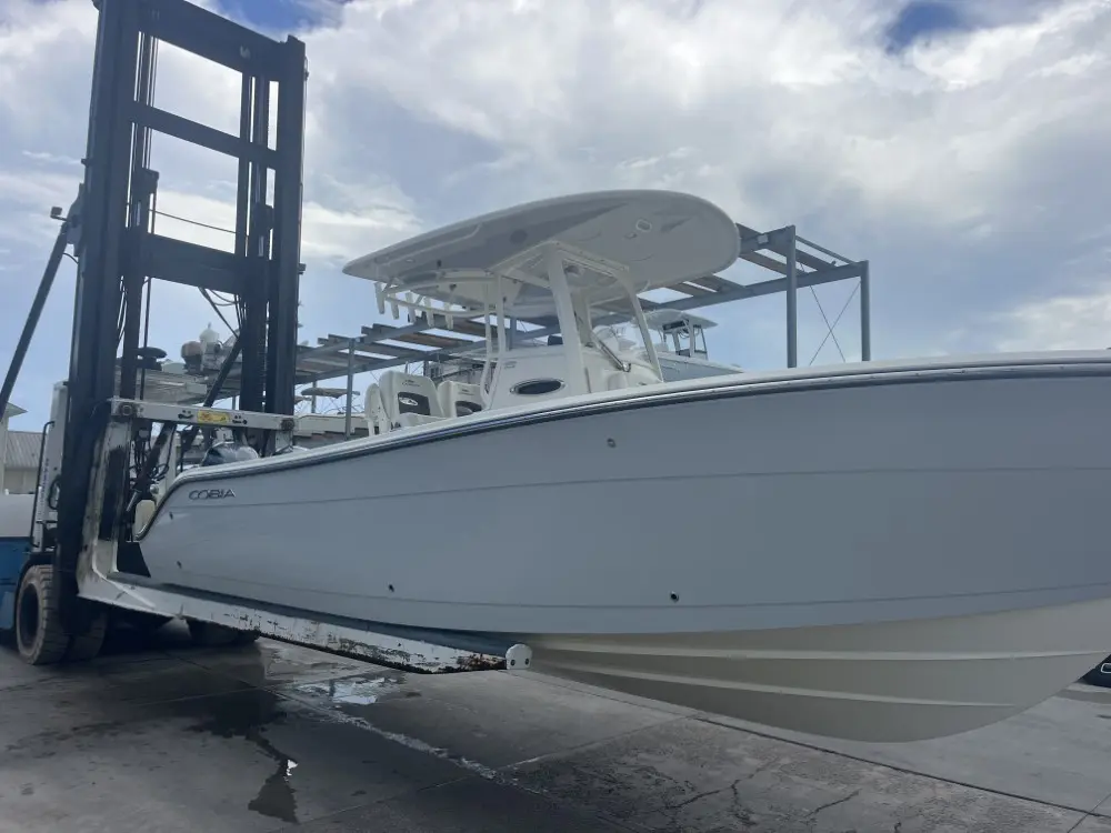 2021 Cobia Boats 262 cc