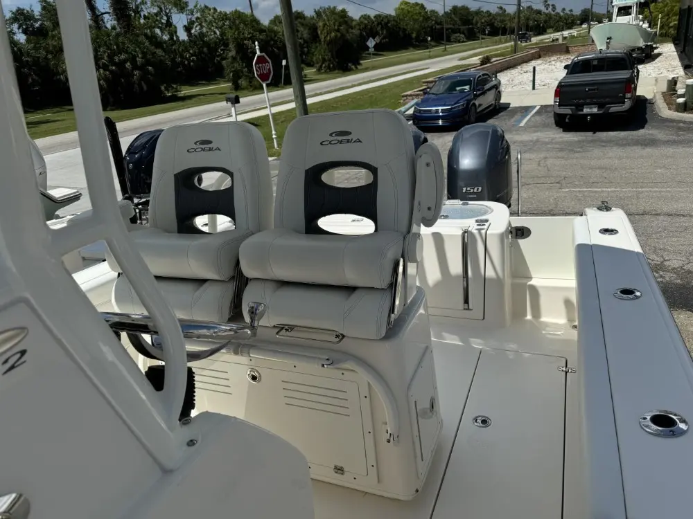 2021 Cobia Boats 262 cc