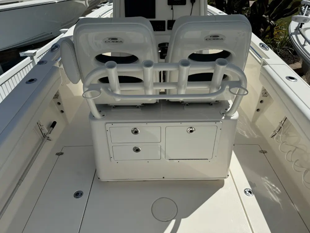 2021 Cobia Boats 262 cc