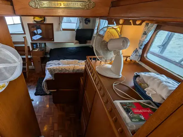 Trader Double Cabin