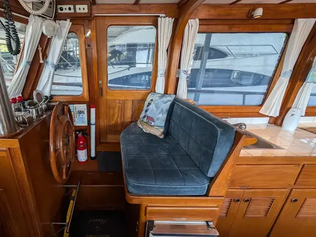 Trader Double Cabin