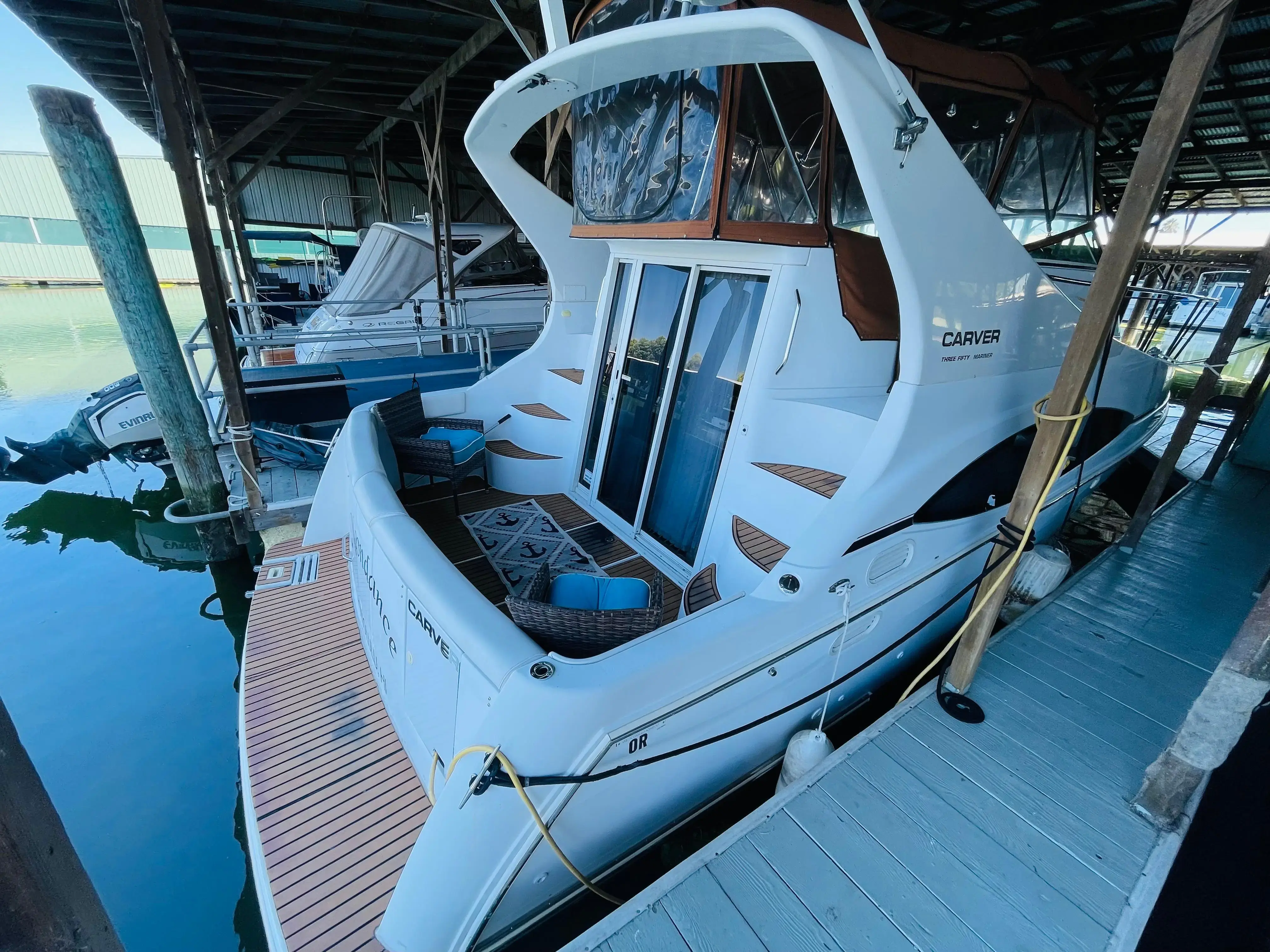 2000 Carver 350 mariner