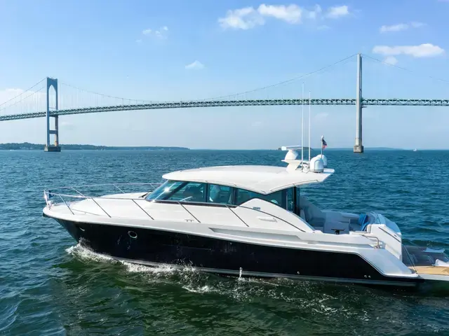 Tiara Yachts 44 Coupe