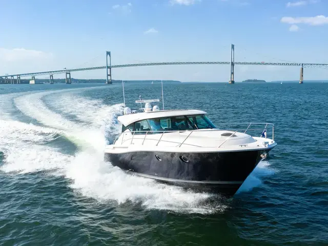 Tiara Yachts 44 Coupe