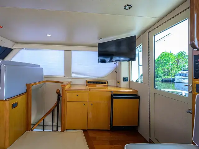 Viking Yachts 65 Enclosed