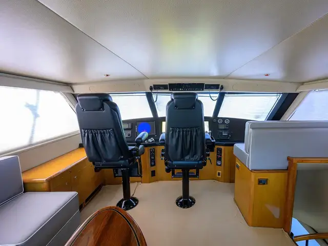 Viking Yachts 65 Enclosed