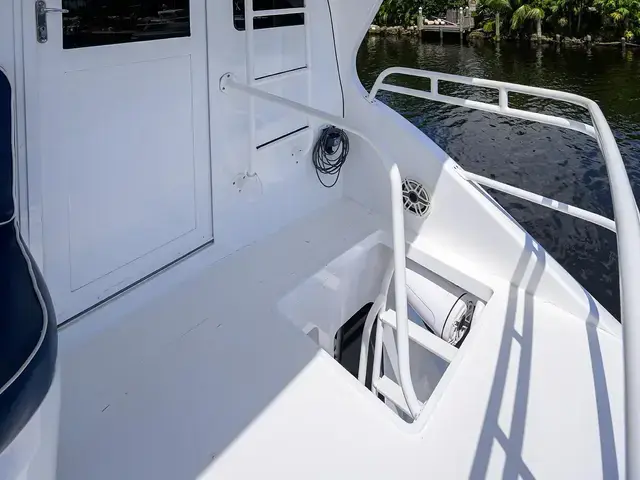 Viking Yachts 65 Enclosed