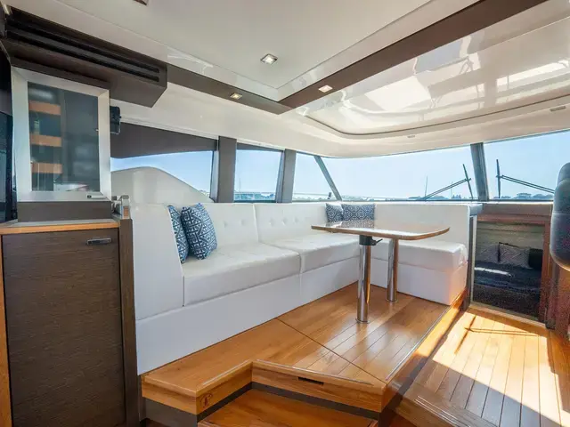 Tiara Yachts 44 Coupe