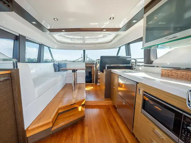 Tiara Yachts 44 Coupe