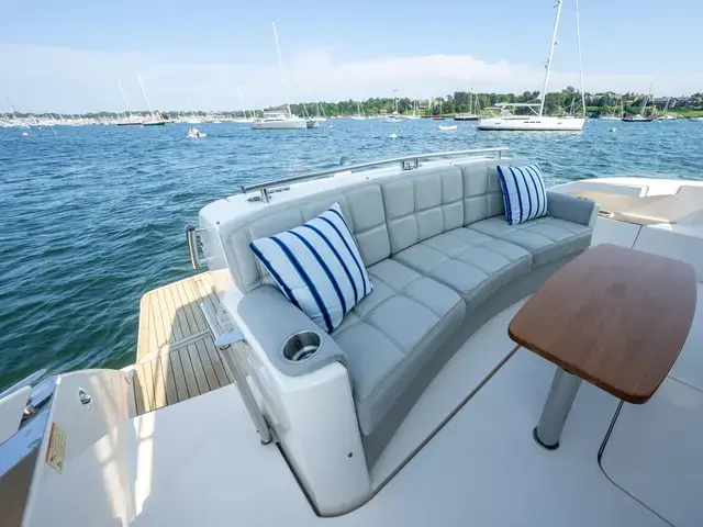 Tiara Yachts 44 Coupe