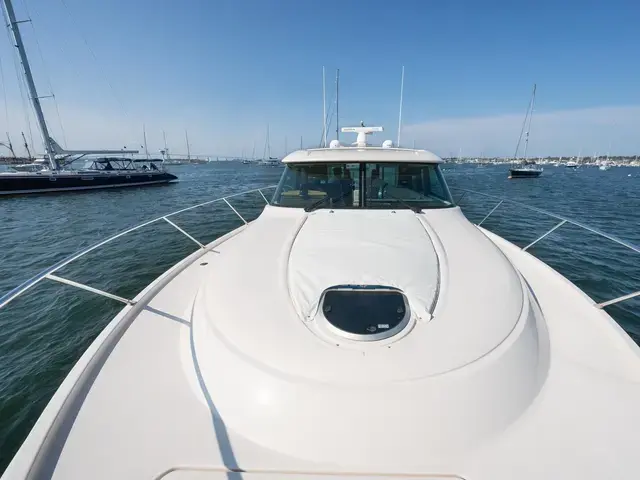 Tiara Yachts 44 Coupe