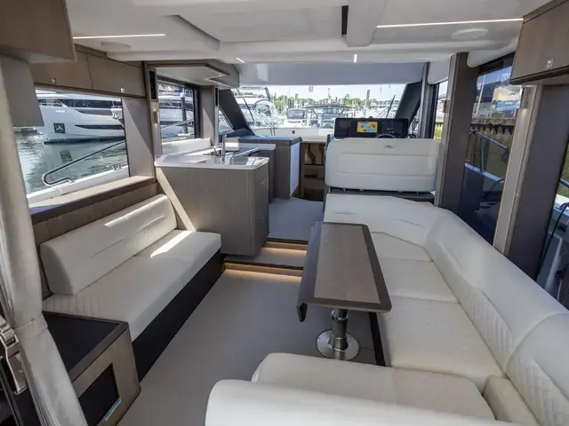 Galeon 440 Fly