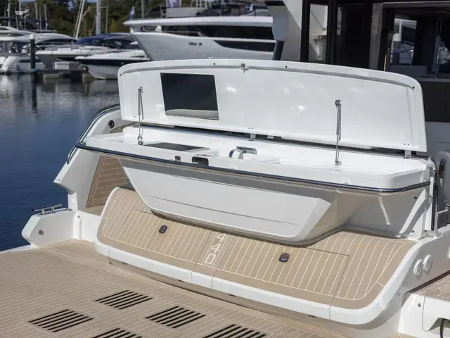 Galeon 440 Fly