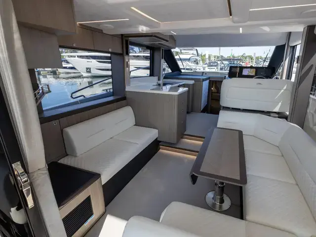 Galeon 440 Fly