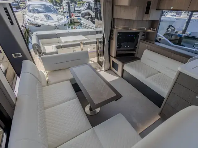 Galeon 440 Fly