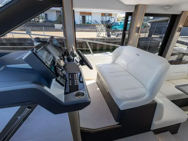 Galeon 440 Fly