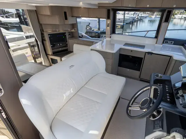 Galeon 440 Fly