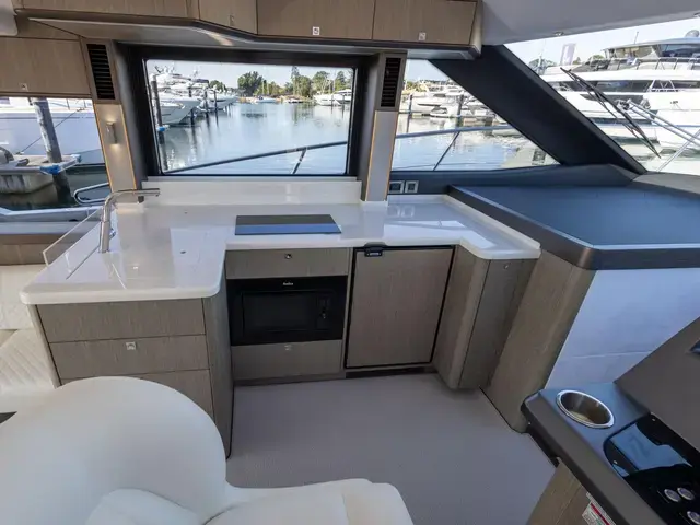 Galeon 440 Fly