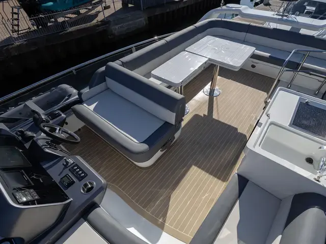 Galeon 440 Fly