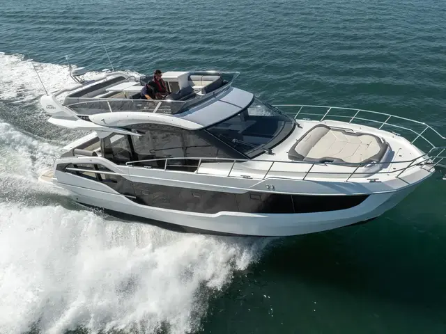 Galeon 440 Fly