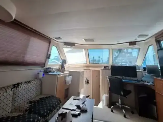 Hatteras 42 Cockpit Motoryacht