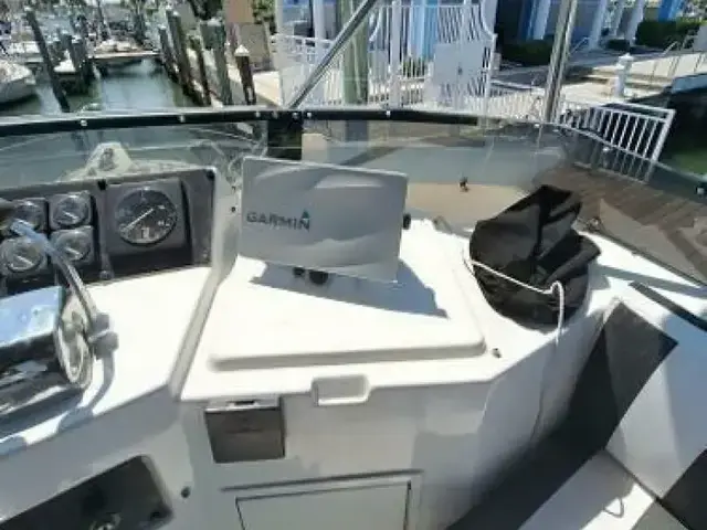 Hatteras 42 Cockpit Motoryacht