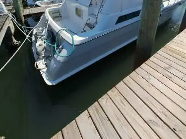 Hatteras 42 Cockpit Motoryacht