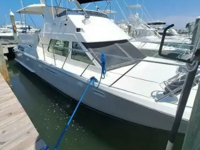 Hatteras 42 Cockpit Motoryacht