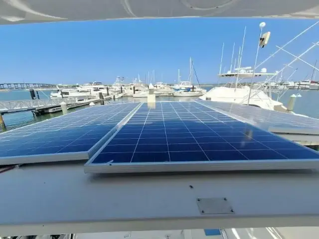 Hatteras 42 Cockpit Motoryacht