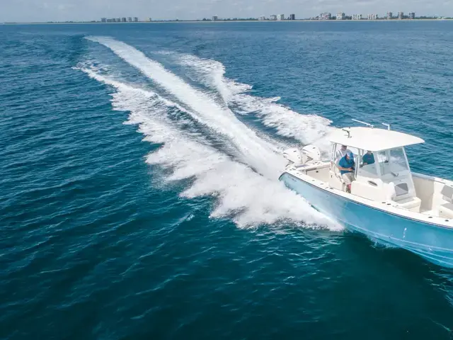 Cobia Boats 320 CC