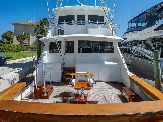 American Custom Enclosed Flybridge