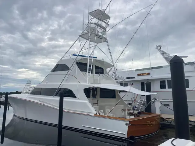 American Custom Enclosed Flybridge