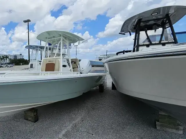 Pathfinder Boats 2600 TRS