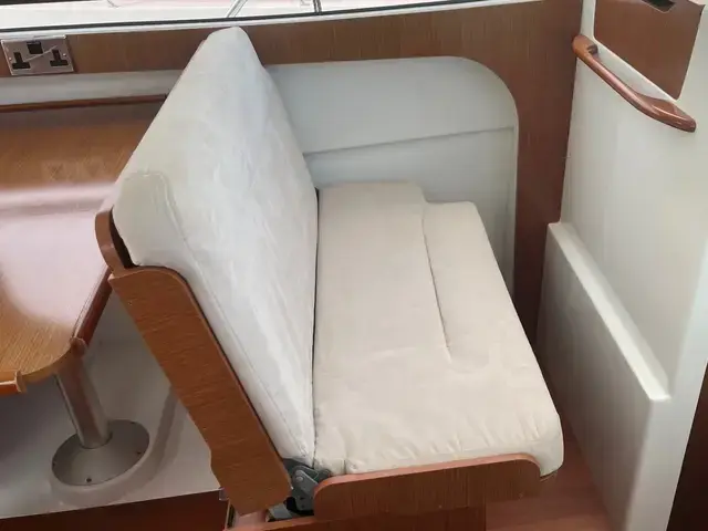 Beneteau Antares 8