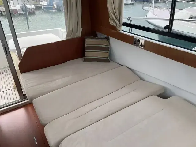 Beneteau Antares 8