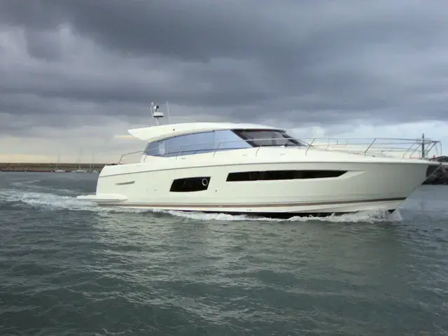 Prestige 560