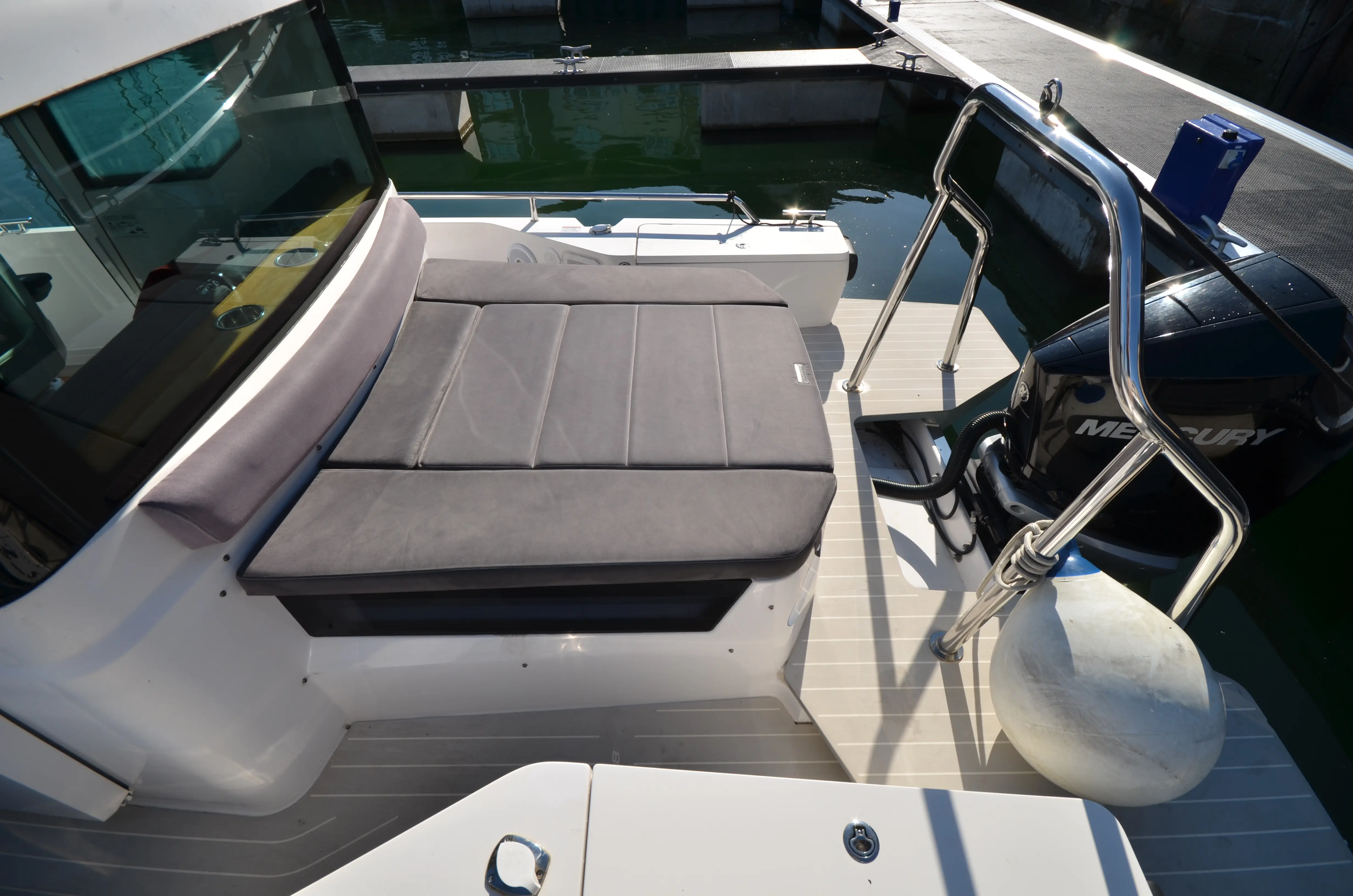 2019 Axopar 28 aft cabin