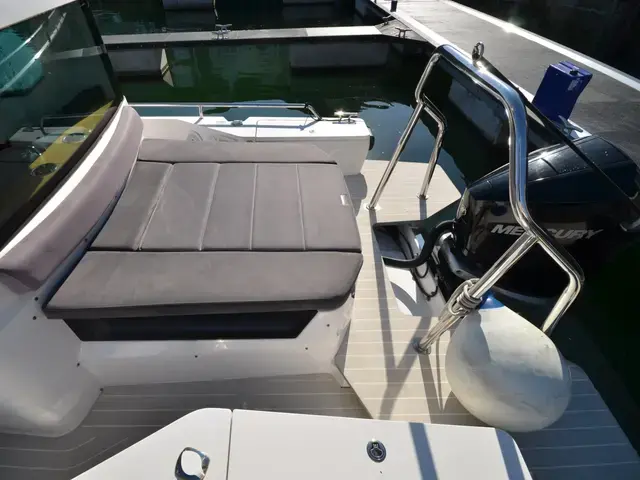 Axopar 28 Cabin