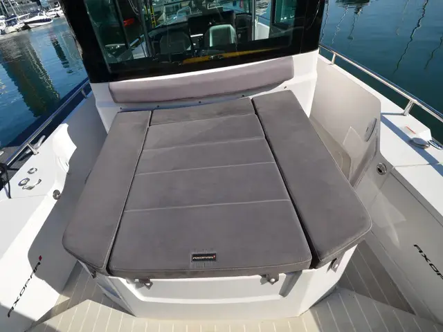 Axopar 28 Cabin