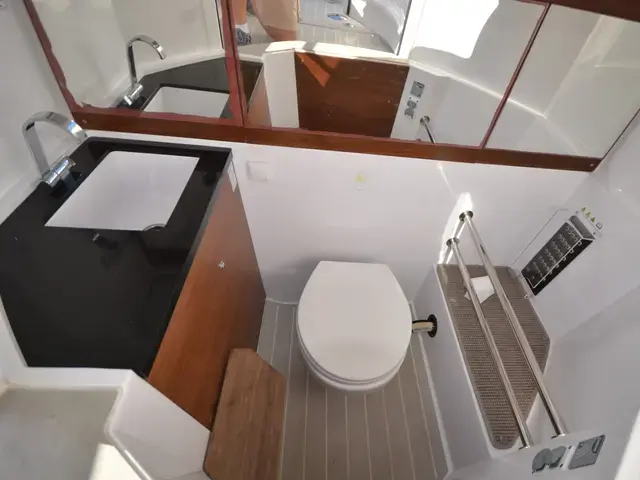 Axopar 28 Cabin