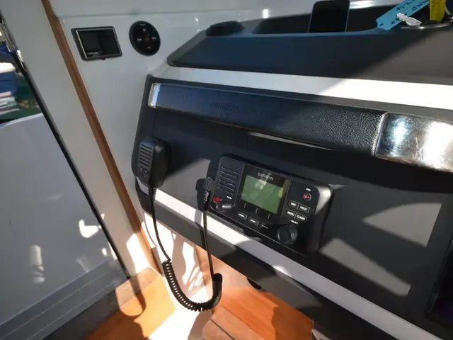 Axopar 28 Cabin