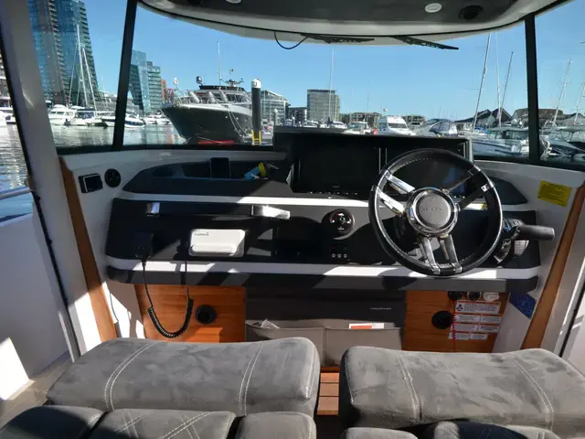 Axopar 28 Cabin