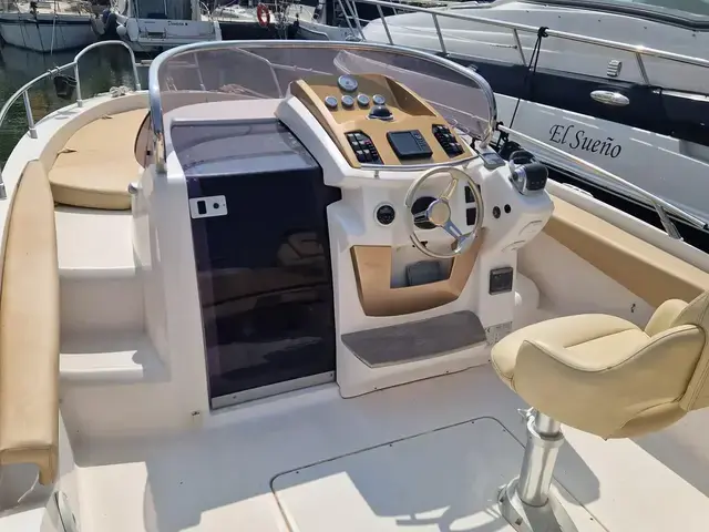 Sessa Marine Key Largo 27