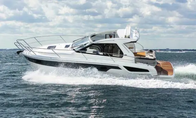 2016 Bavaria sport 330 ht