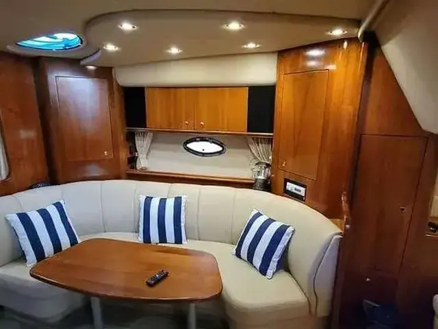 Cruisers Yachts 3772 Express