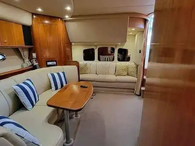 Cruisers Yachts 3772 Express