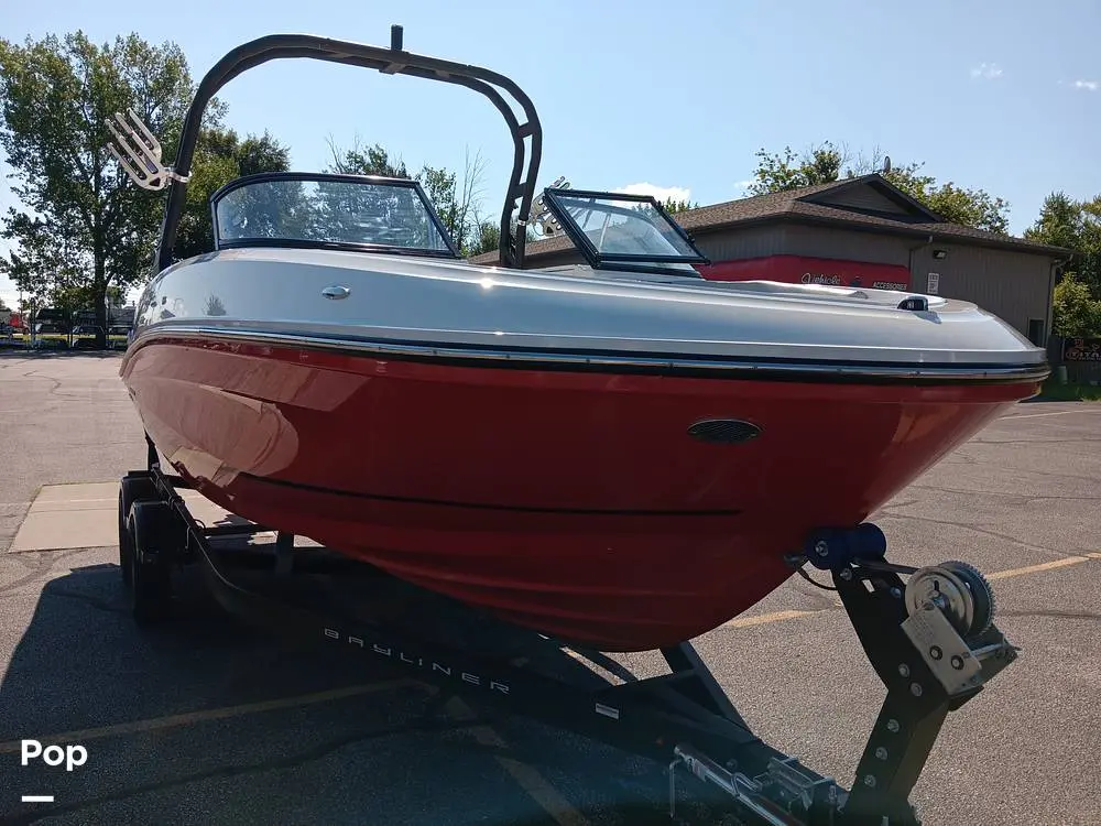 2022 Bayliner vr6