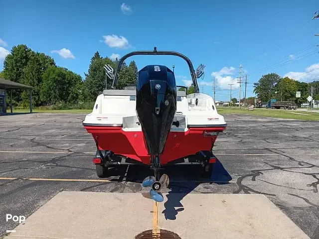 Bayliner Vr6