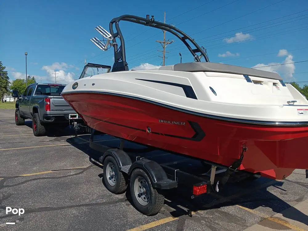 2022 Bayliner vr6