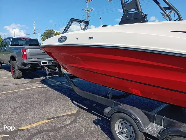 Bayliner Vr6